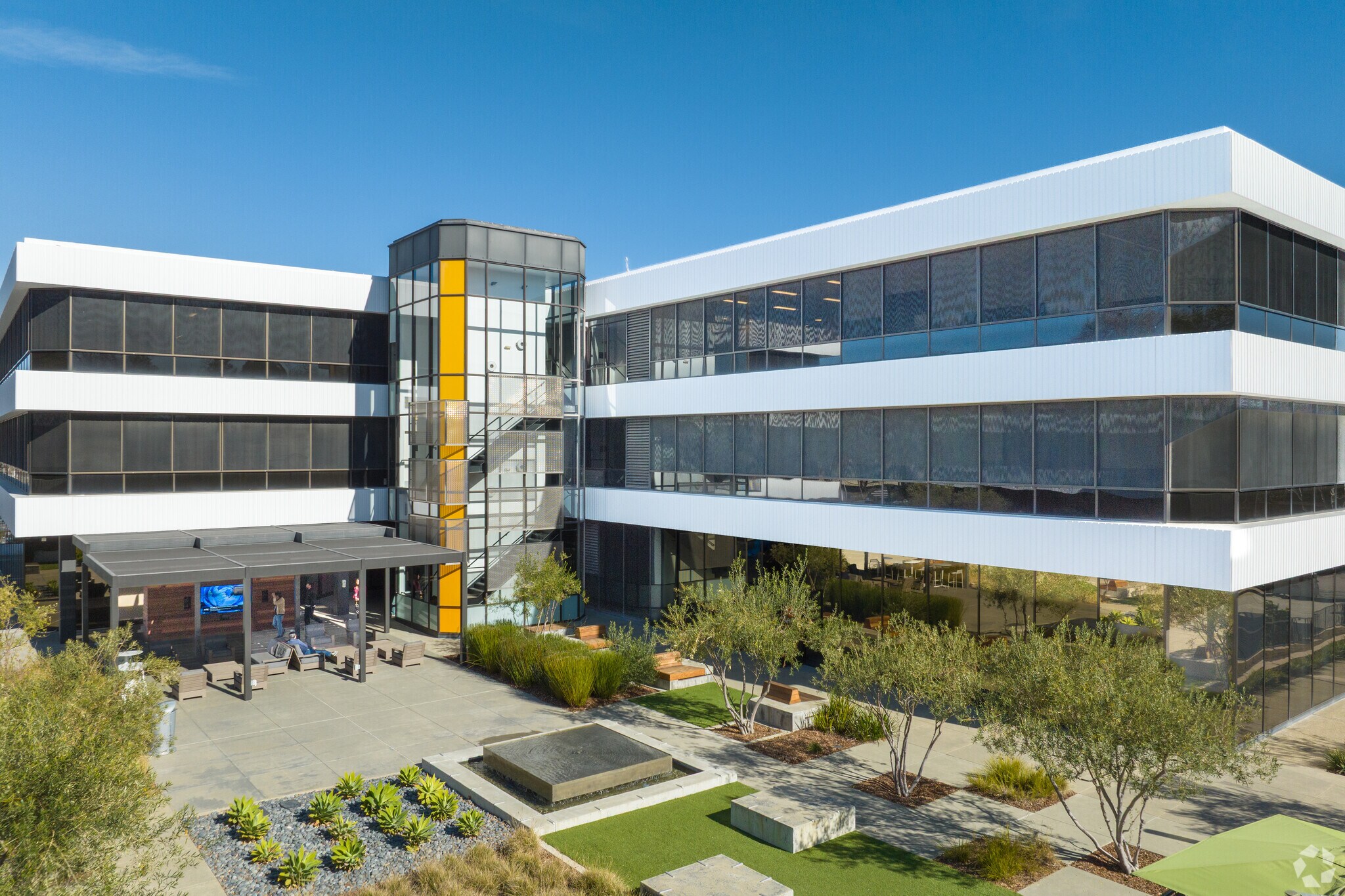 10080 N Wolfe Rd, Cupertino, CA for lease Primary Photo- Image 1 of 8