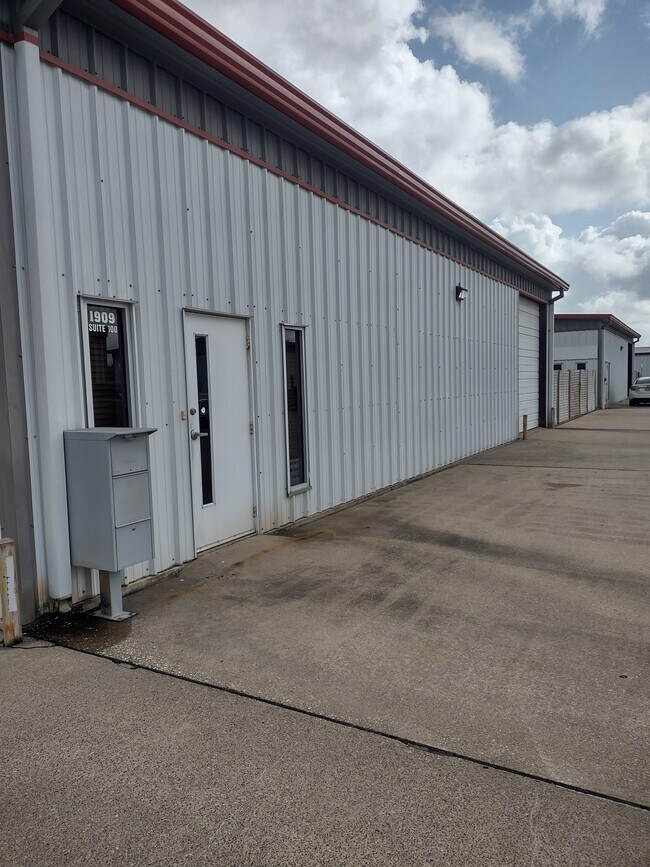 More details for 1909 Lawrence Rd, Kemah, TX - Industrial for Lease