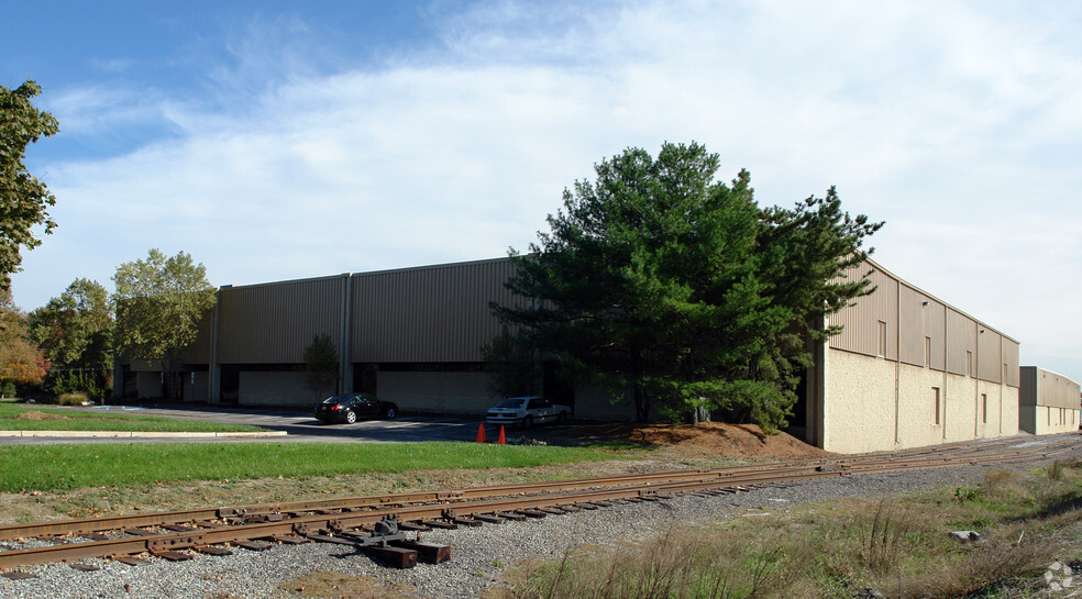 510 Sharptown Rd, Bridgeport, NJ for lease - Building Photo - Image 2 of 2