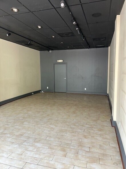 208 E Plume St, Norfolk, VA à louer - Photo du bâtiment - Image 2 de 8