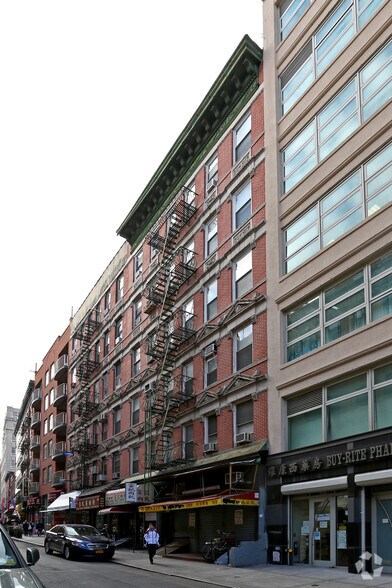 95 Elizabeth St, New York, NY à louer - Photo du bâtiment - Image 3 de 3