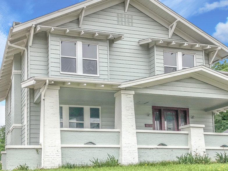 209 E University Dr, Denton, TX for lease - Building Photo - Image 2 of 19