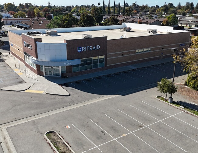 More details for 48 Robertson Blvd, Chowchilla, CA - Retail for Lease