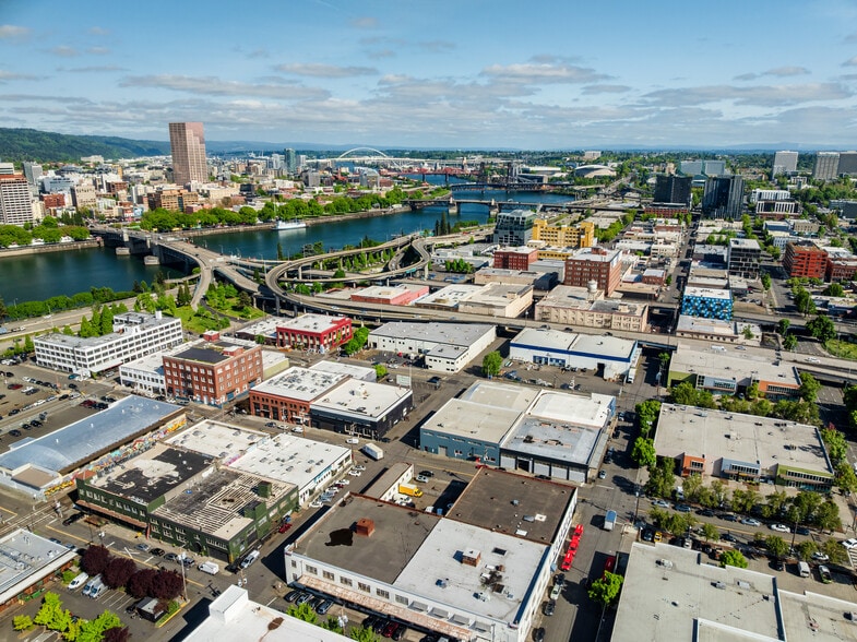 217 SE Taylor St, Portland, OR for sale - Building Photo - Image 2 of 11