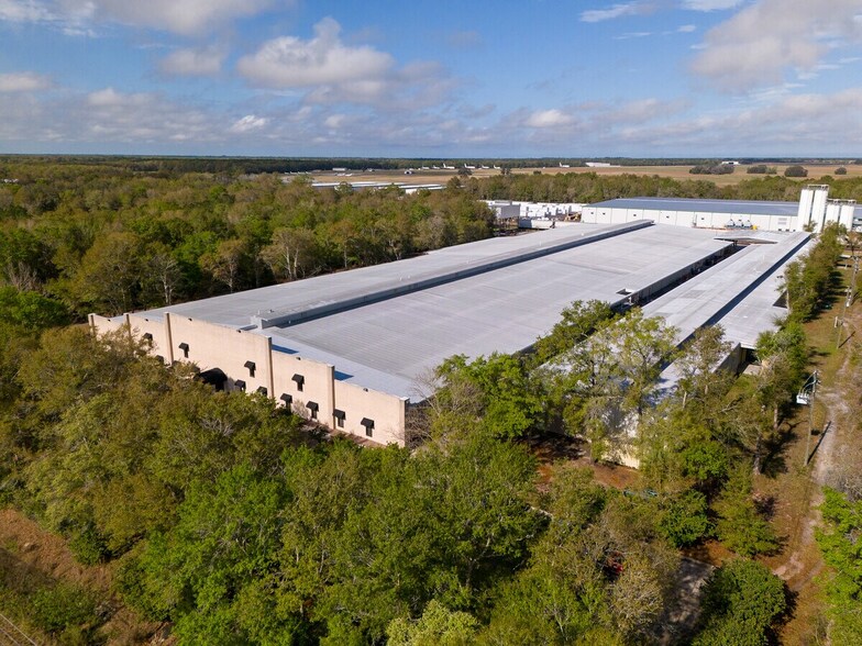 2251 Topline Way, Brooksville, FL à louer - Photo du bâtiment - Image 2 de 7