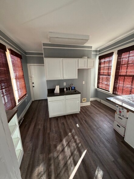 2324 devine St, Columbia, SC for lease - Interior Photo - Image 2 of 5