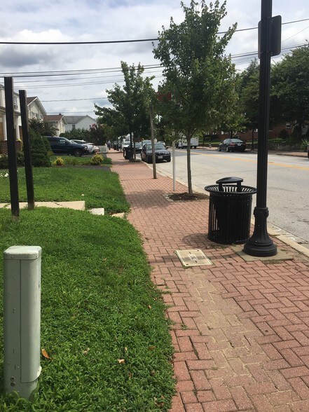 417 Main St, Laurel, MD à louer - Photo du bâtiment - Image 2 de 17