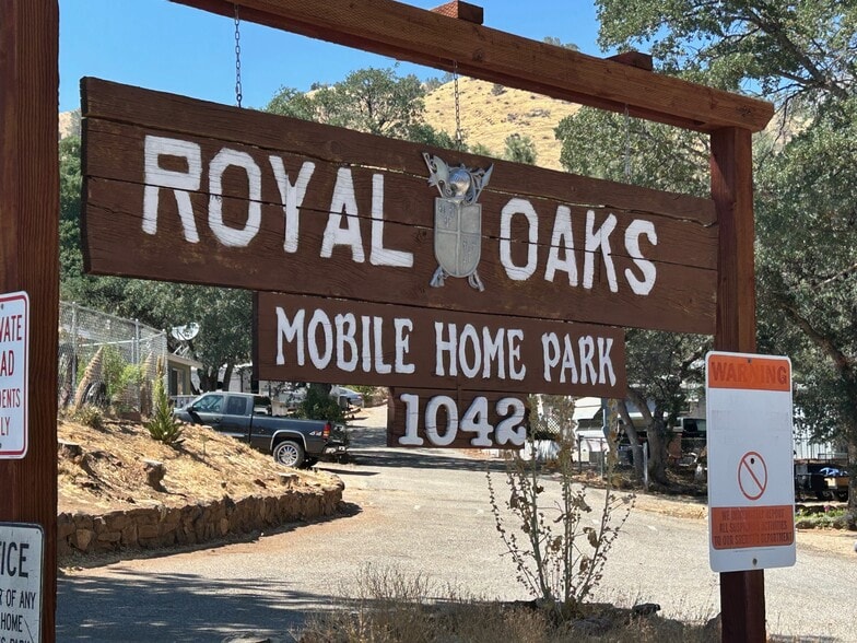 1042 Evans Rd, Wofford Heights, CA for sale - Primary Photo - Image 1 of 15