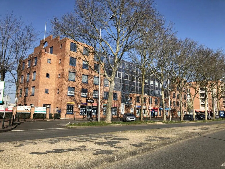 Office in Évry-Courcouronnes for lease - Building Photo - Image 1 of 6