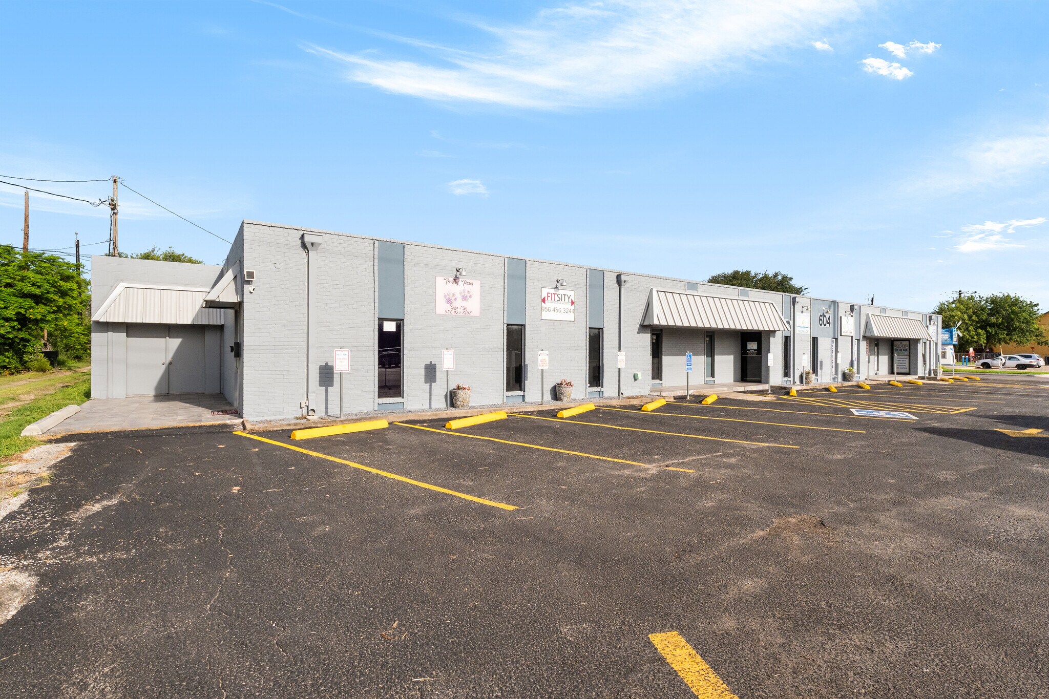 604 S 77 Sunshine Strip, Harlingen, TX à vendre Photo du bâtiment- Image 1 de 34