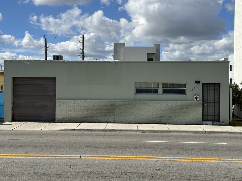 2230 & 2250 Palm Ave, Hialeah, FL 33010 portfolio of 2 properties for sale on LoopNet.ca - Building Photo - Image 3 of 7