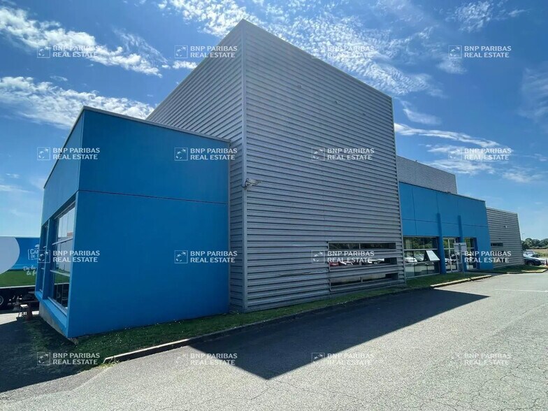 Local d'activités dans Montaigu-Vendée à vendre - Photo du bâtiment - Image 3 de 9