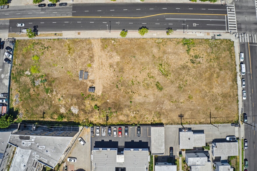 1102-1124 Crenshaw Blvd, Los Angeles, CA for lease - Building Photo - Image 2 of 7