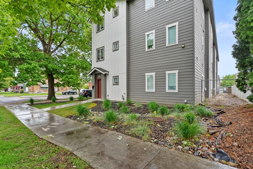 930 E Sharp Ave, Spokane, WA à vendre - Photo du bâtiment - Image 3 de 4