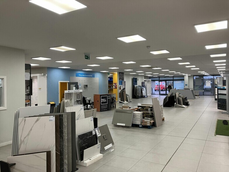 8 Acrewood Way, St Albans à louer - Photo du bâtiment - Image 2 de 6