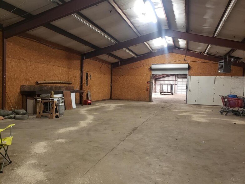 1209 Bessemer Ave, Llano, TX à vendre - Photo du bâtiment - Image 3 de 30