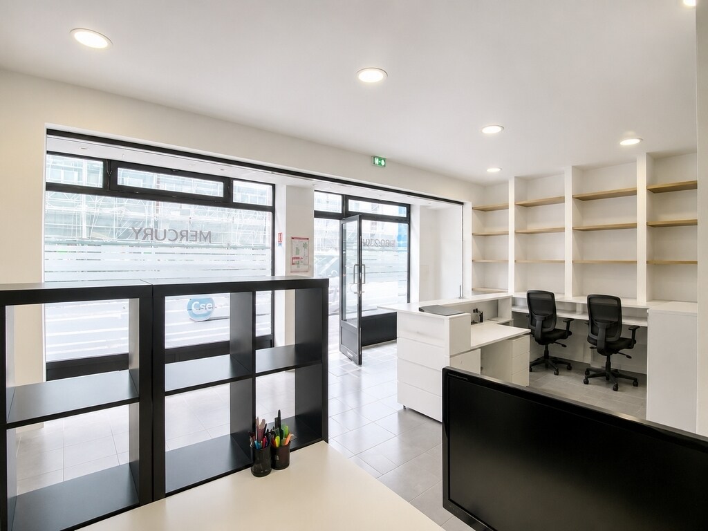 2 Avenue De Corbera, Paris for lease Interior Photo- Image 1 of 8