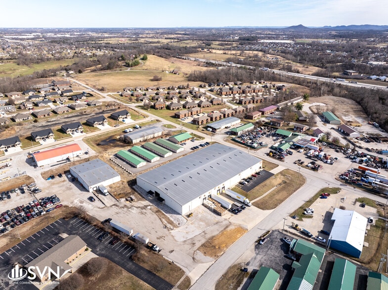 100 Seventy Six Blvd, Berea, KY for lease - Building Photo - Image 2 of 9