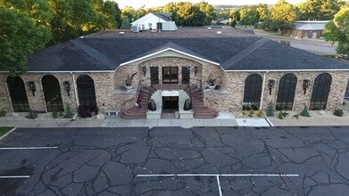 2004 Highland Ave, Eau Claire, WI à louer Photo du bâtiment- Image 1 de 3