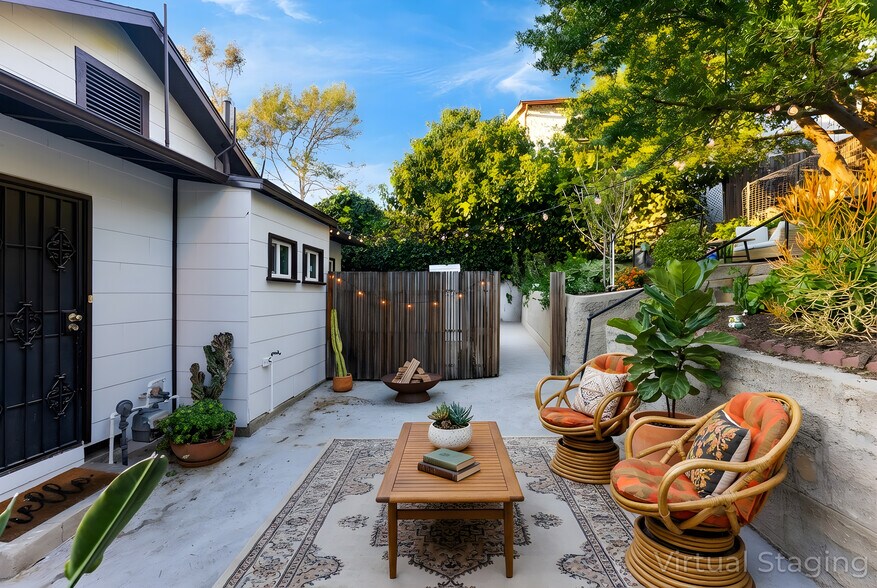 534 Casanova St, Los Angeles, CA à vendre - Photo du bâtiment - Image 2 de 16