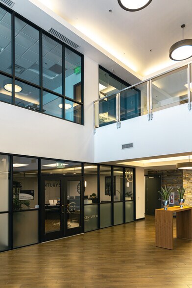 1148 W Legacy Crossing Blvd, Centerville, UT à louer - Photo intérieure - Image 2 de 9