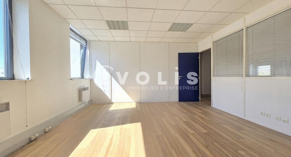 51 Rue Hoche, Ivry-sur-Seine for lease - Interior Photo - Image 1 of 32