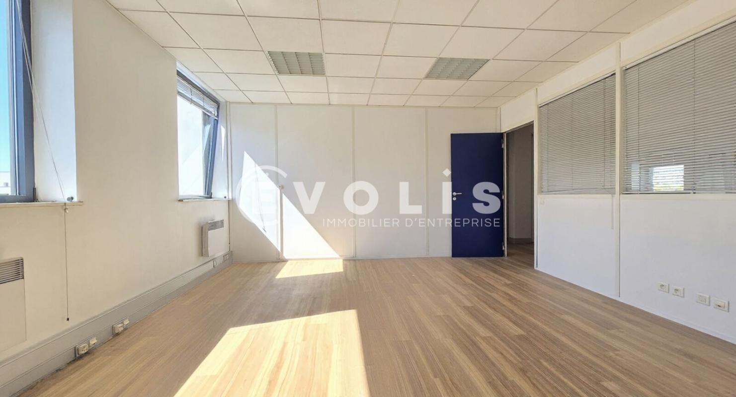 51 Rue Hoche, Ivry-sur-Seine for lease Interior Photo- Image 1 of 33