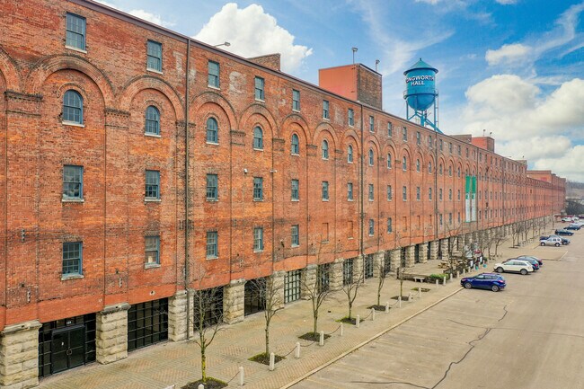 Plus de détails pour 700 W Pete Rose Way, Cincinnati, OH - Plusieurs types d'espaces à louer