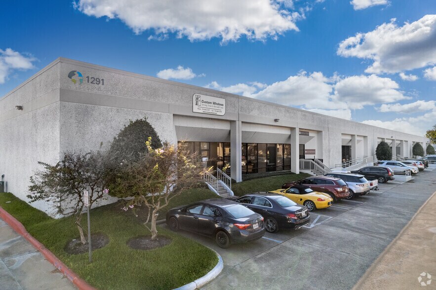 1291 N Post Oak Rd, Houston, TX à louer - Photo principale - Image 1 de 6