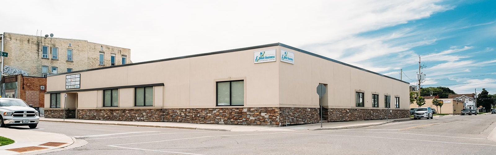 10 Mondamin St, St Thomas, ON for sale Primary Photo- Image 1 of 1