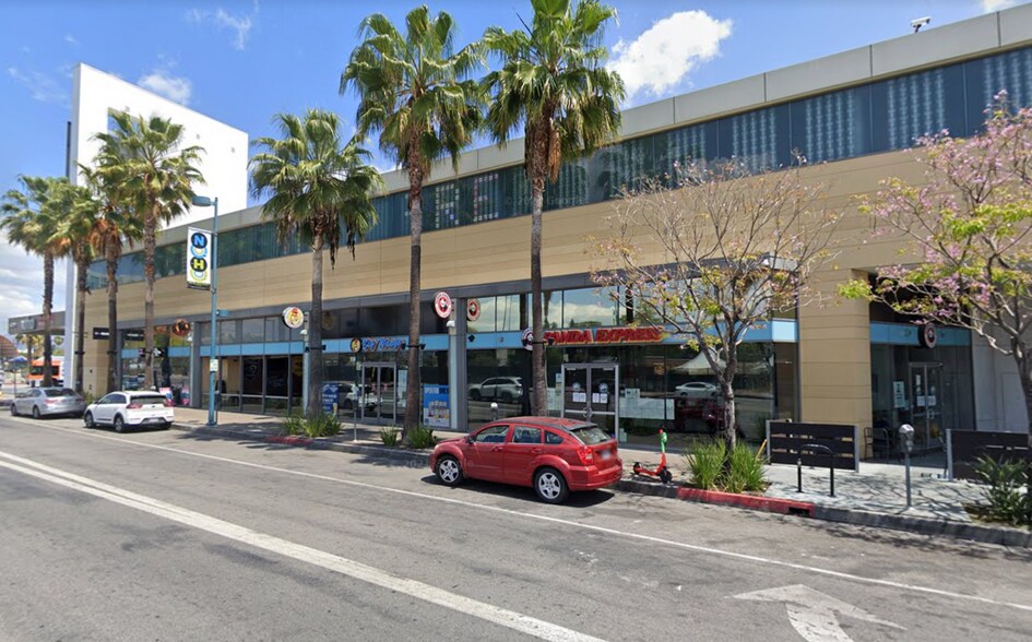 Lankershim Blvd, North Hollywood, CA à louer - Photo du bâtiment - Image 3 de 8