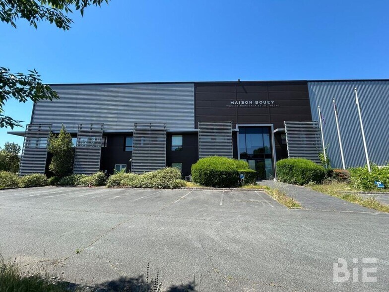 Office in Ambarès-et-Lagrave for lease - Building Photo - Image 1 of 13