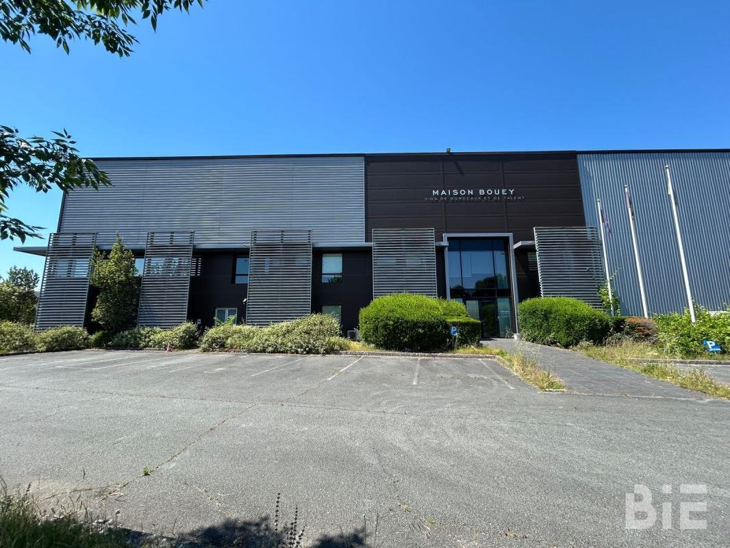Office in Ambarès-et-Lagrave for lease Building Photo- Image 1 of 14