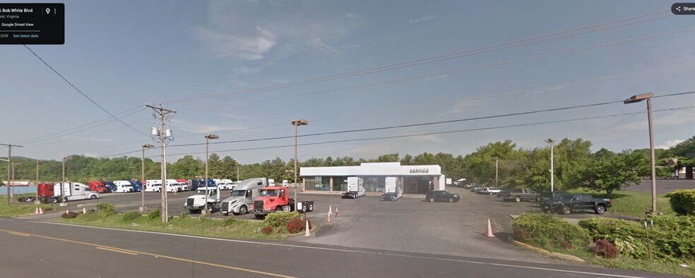 1601 Bob White Blvd, Pulaski, VA à vendre - Photo du bâtiment - Image 2 de 13