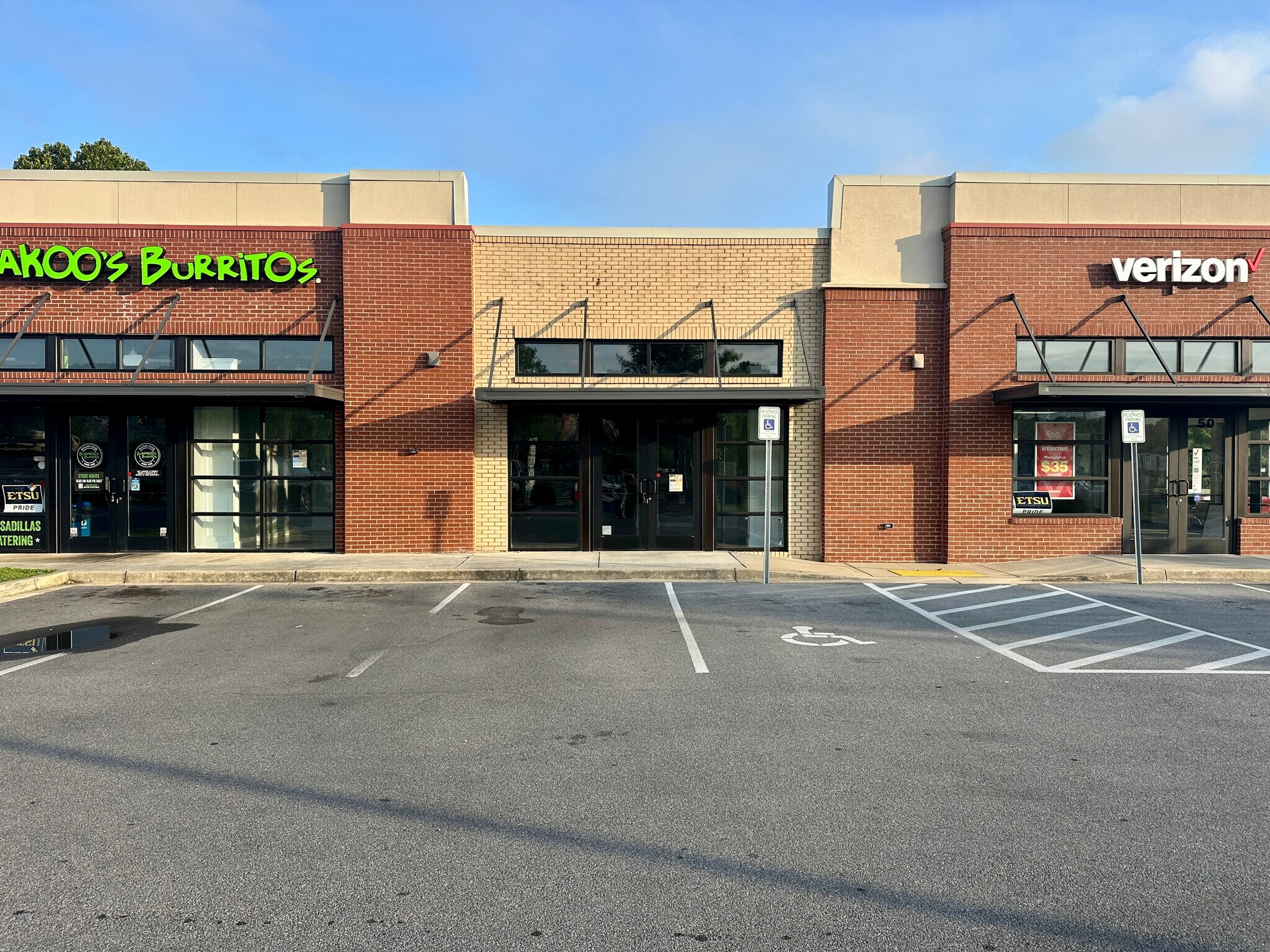 1120 W State of Franklin Rd, Johnson City, TN à louer Photo du bâtiment- Image 1 de 4