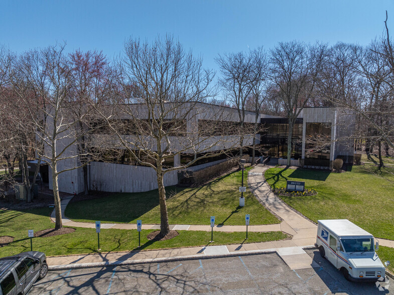 201 Littleton Rd, Morris Plains, NJ for lease - Primary Photo - Image 1 of 4