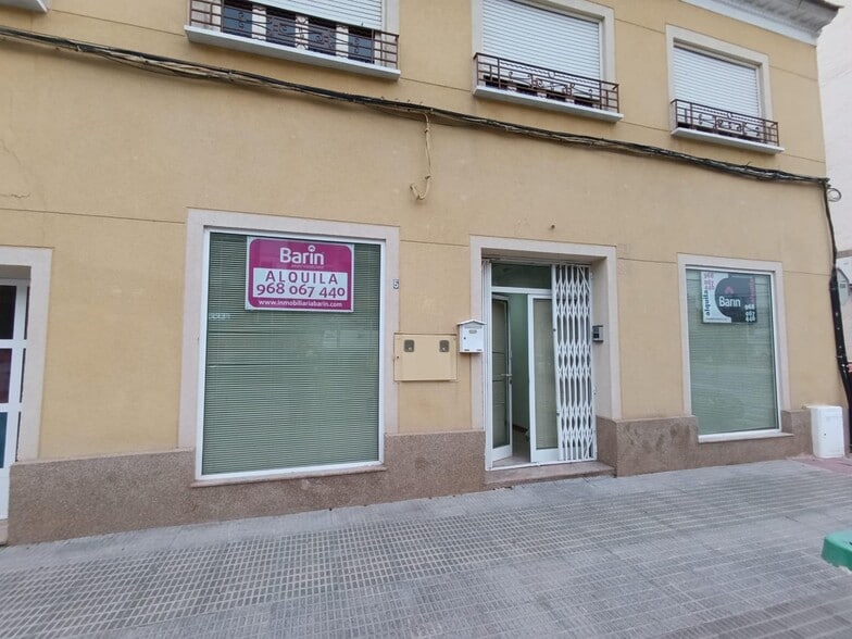 Retail in Murcia for lease - Building Photo - Image 1 of 17