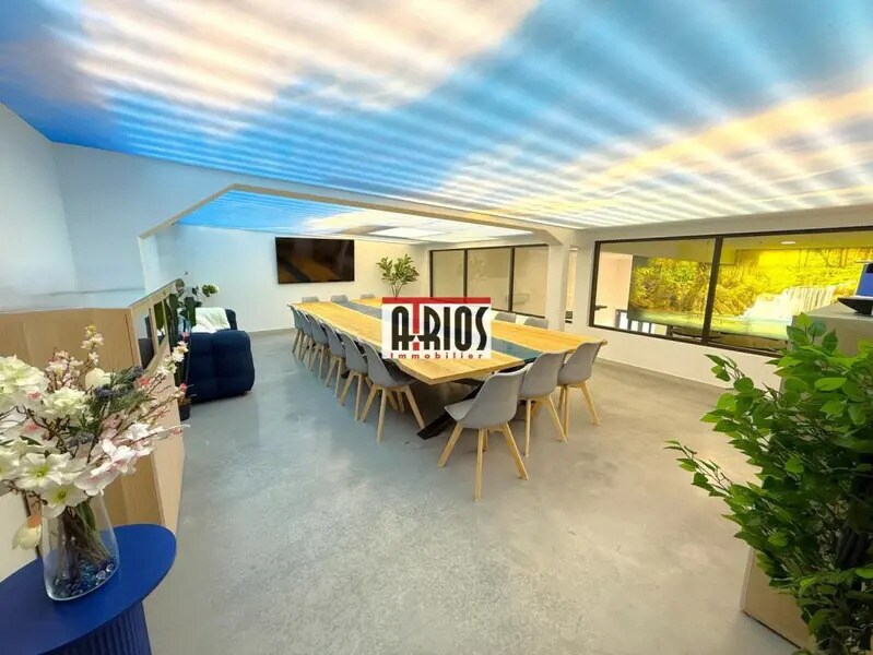 Office in Cuers for sale Interior Photo- Image 1 of 11