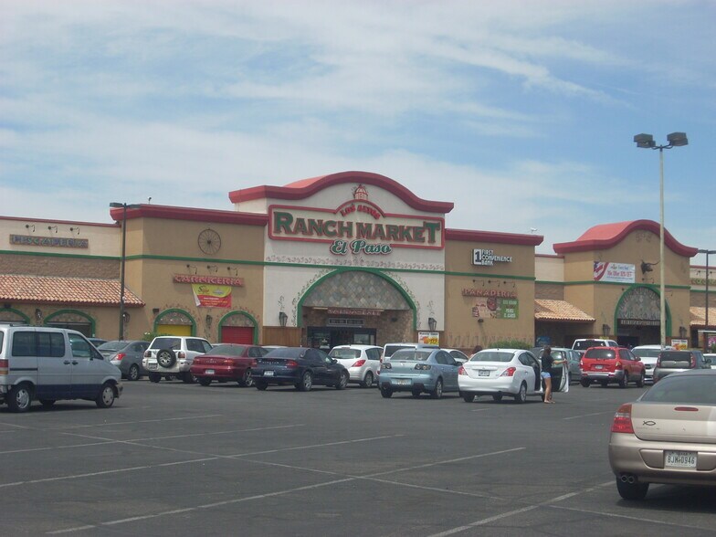10501 Gateway Blvd W, El Paso, TX à louer - Photo du bâtiment - Image 1 de 3