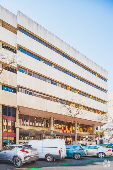 Calle de Alfonso XI, 6, Madrid, Madrid à louer - Photo du bâtiment - Image 3 de 4