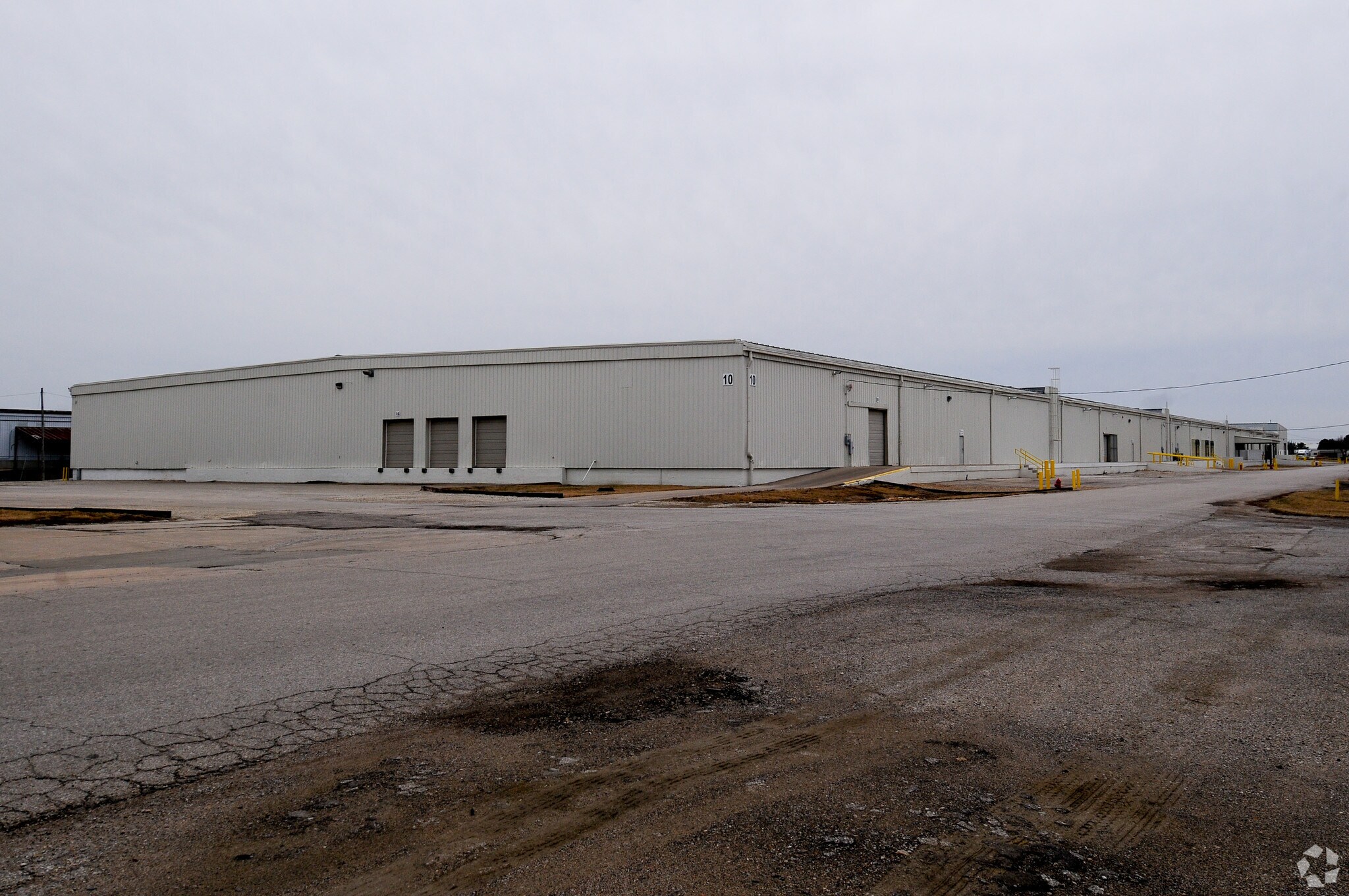 925 SW University Blvd, Topeka, KS à vendre Photo principale- Image 1 de 9