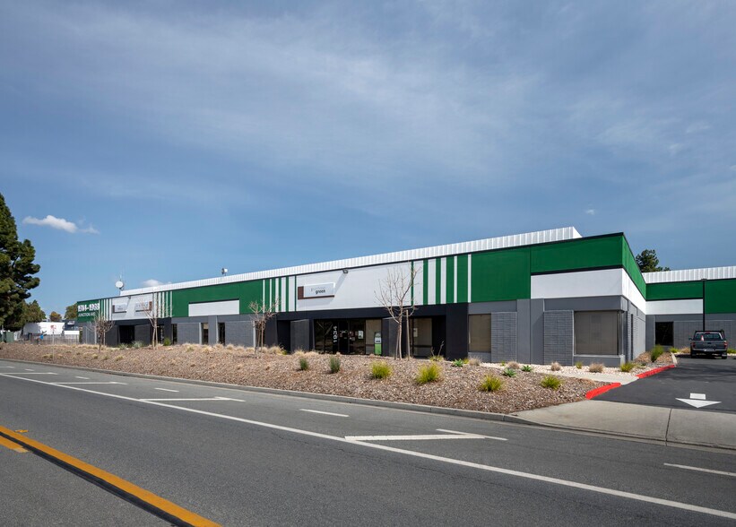 1911-1943 Hartog Dr, San Jose, CA à louer - Photo du bâtiment - Image 2 de 7