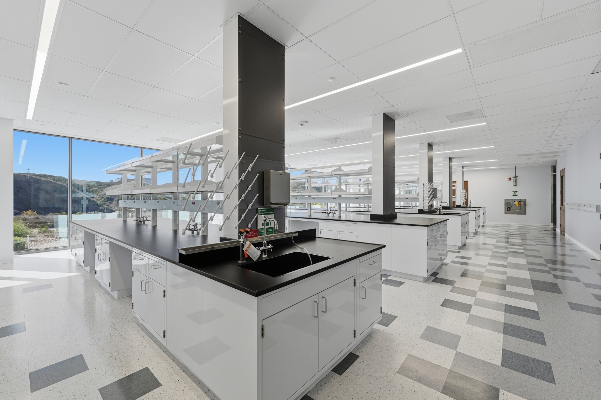 10251 Vista Sorrento Pky, San Diego, CA for lease Interior Photo- Image 1 of 5