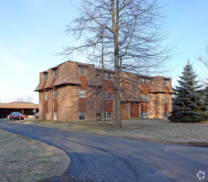 8136 Stadler Ave, Youngstown, OH for sale - Primary Photo - Image 1 of 2