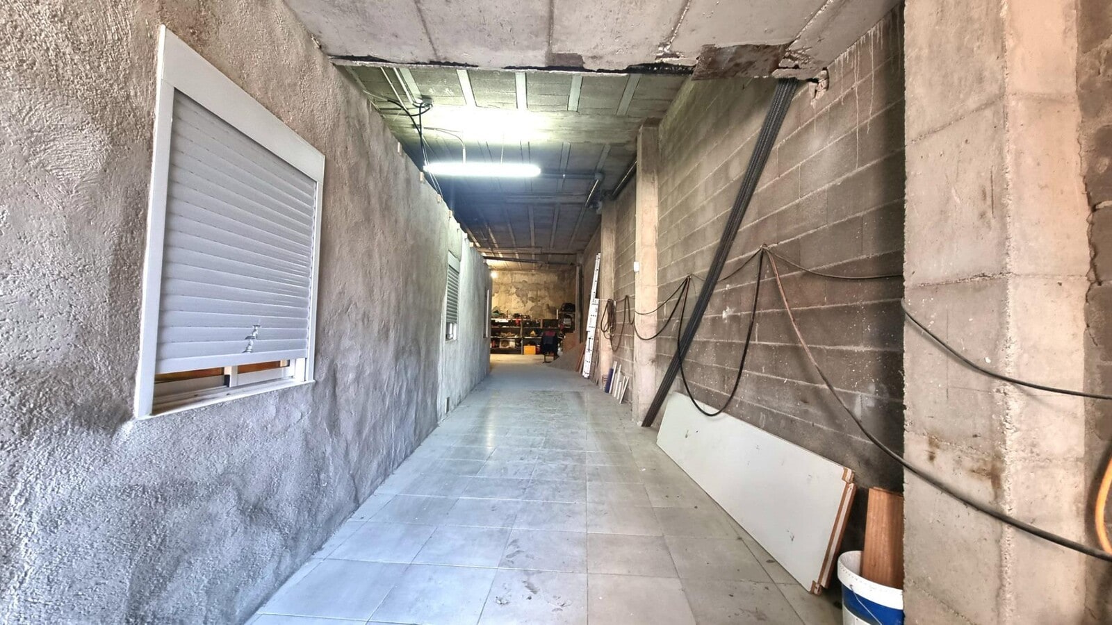 Reus, TAR 43204 - Unit 1 - - Interior Photo - Image 2 of 11