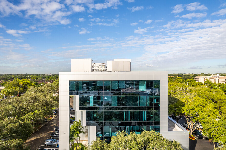 4601 Sheridan St, Hollywood, FL à louer - Photo du bâtiment - Image 3 de 17