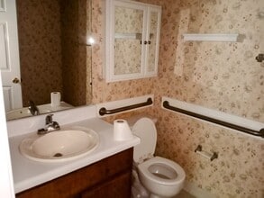 118 North Ave, Jonesboro, GA for lease Interior Photo- Image 1 of 4