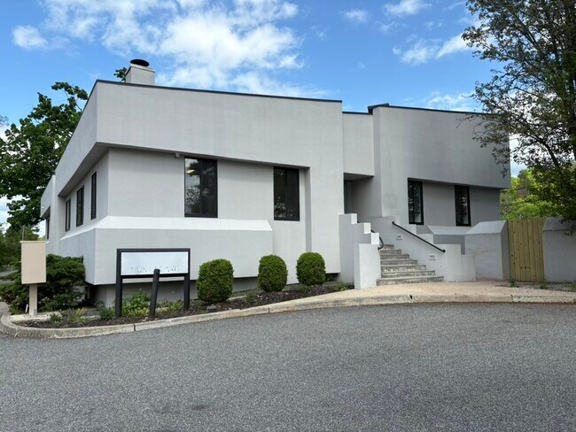 More details for 9 Hunts Ln, Chappaqua, NY - Office for Lease