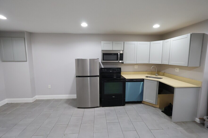 1620 21st Pl SE, Washington, DC à vendre - Photo intérieure - Image 3 de 5
