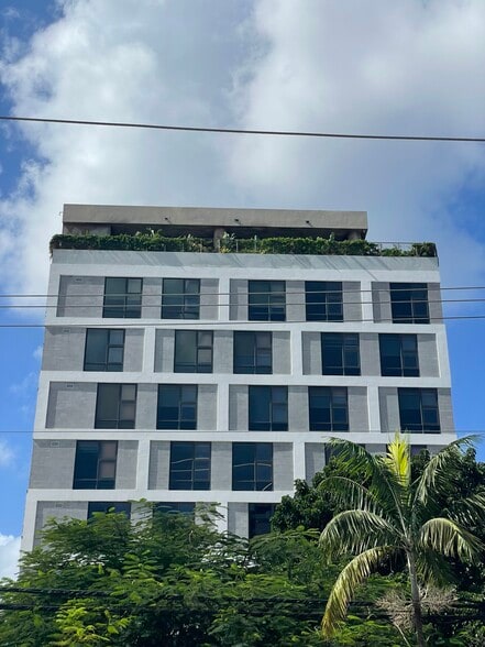 222 NW 24th St, Miami, FL for lease - Building Photo - Image 1 of 8